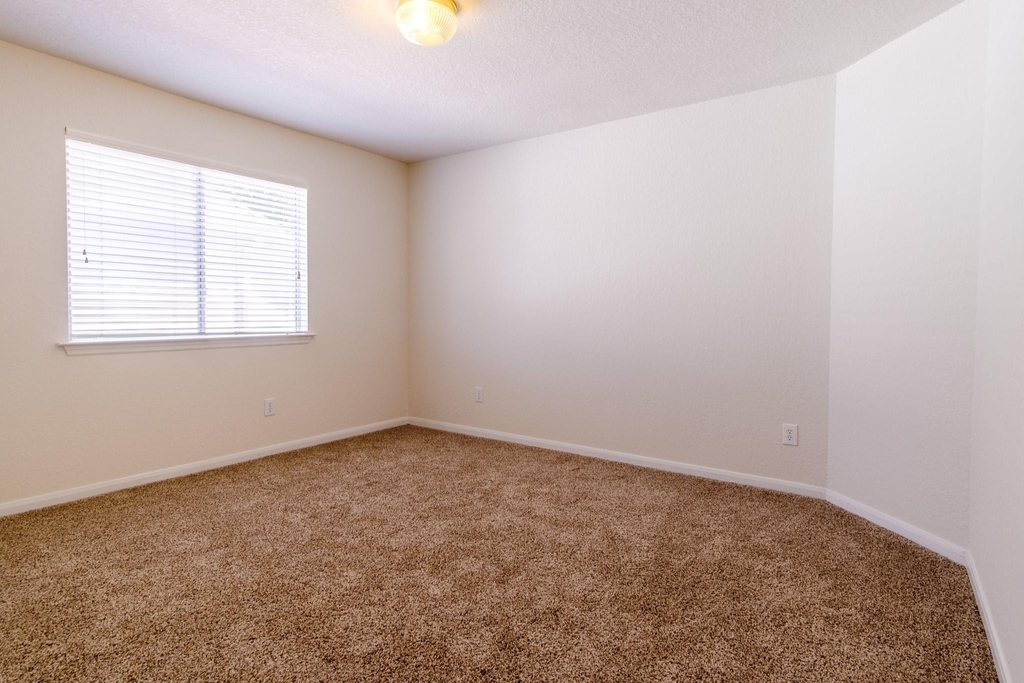 2918 Five Oaks Drive - Photo 26