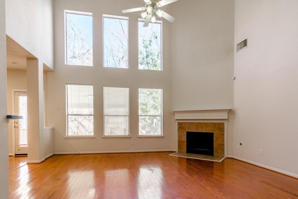2918 Five Oaks Drive - Photo 12