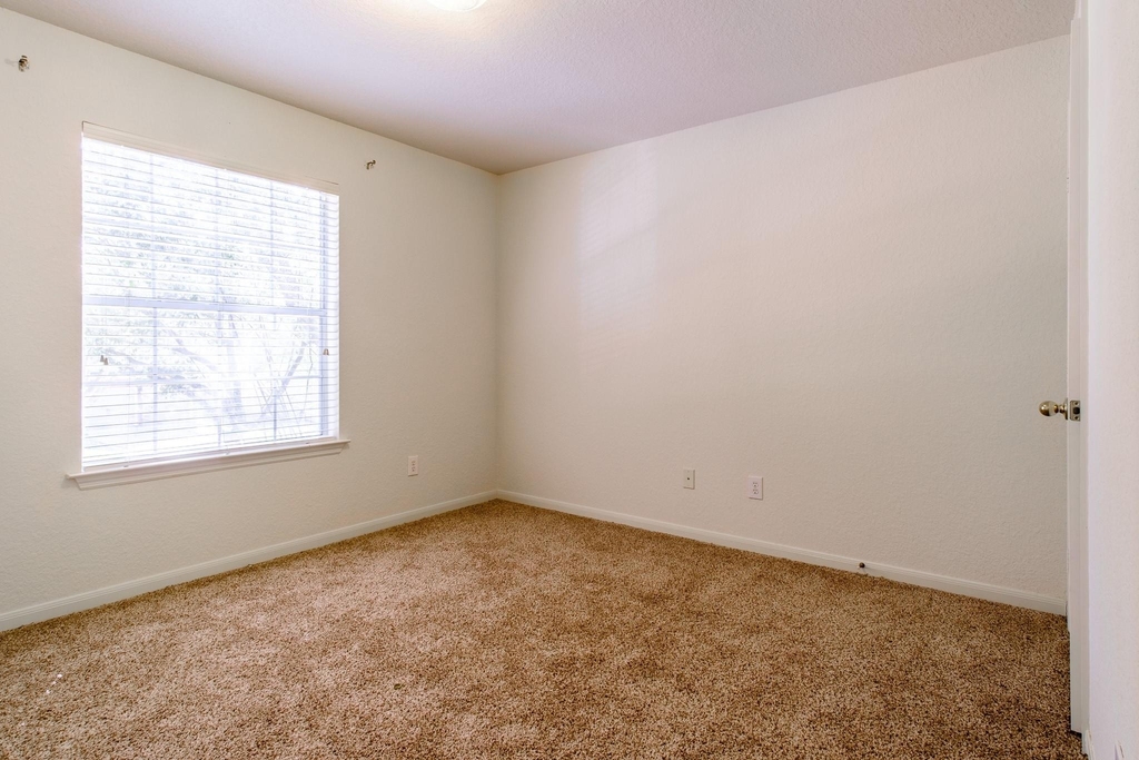 2918 Five Oaks Drive - Photo 22
