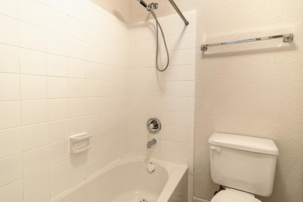 2918 Five Oaks Drive - Photo 19