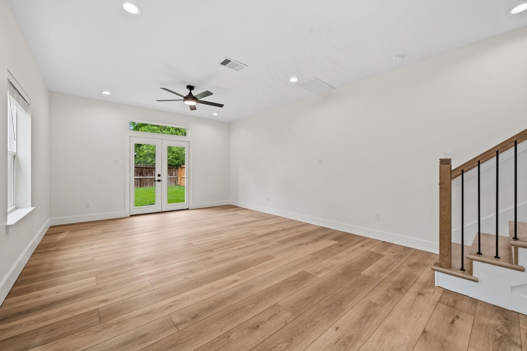 8023 Easter Street - Photo 2
