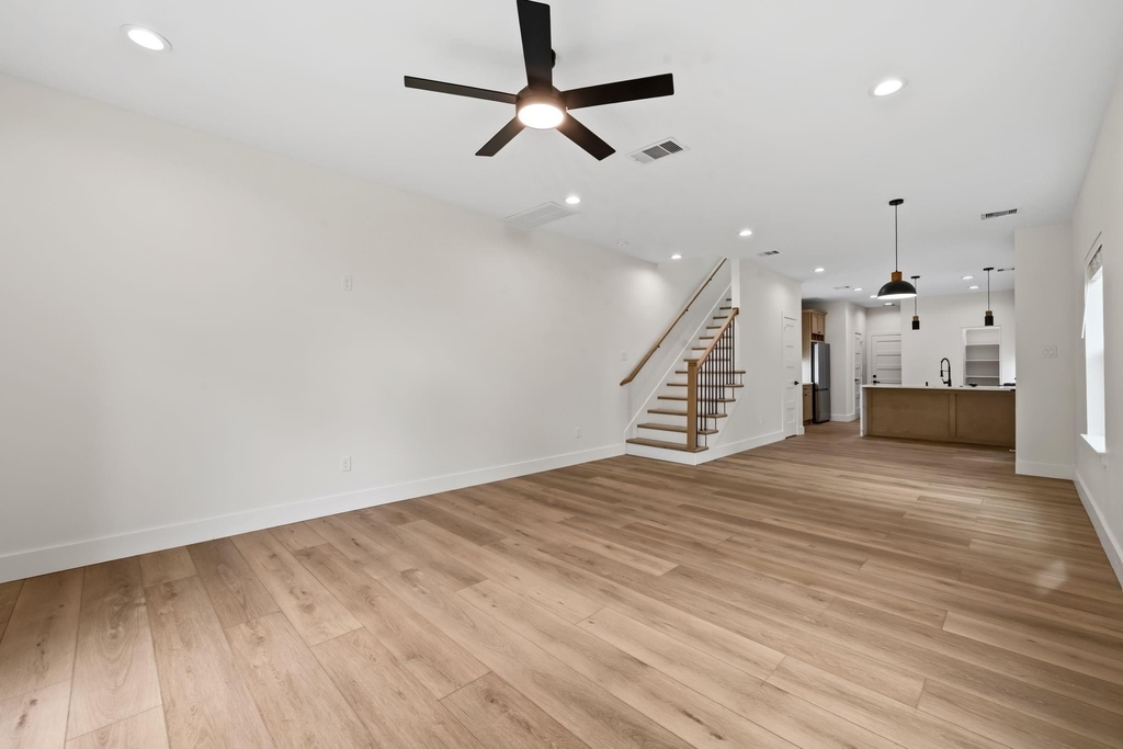 8023 Easter Street - Photo 3