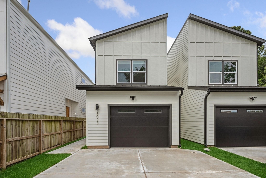8023 Easter Street - Photo 0