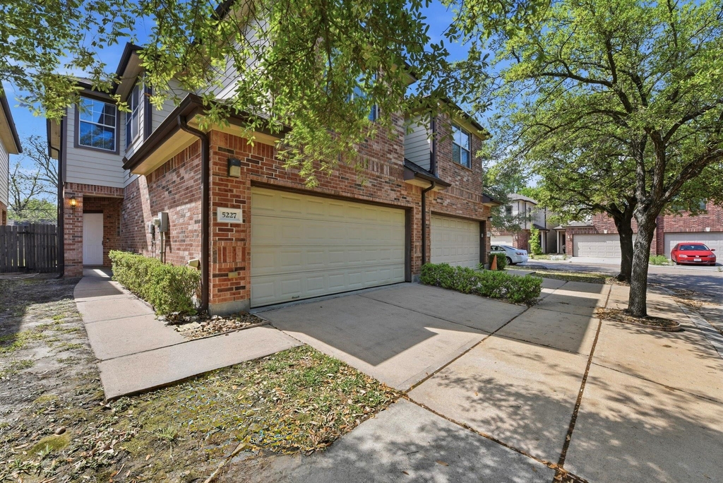 5227 Brinkman Court - Photo 5