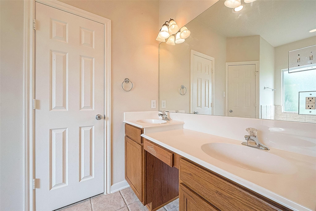 14403 Vlasta Street - Photo 34