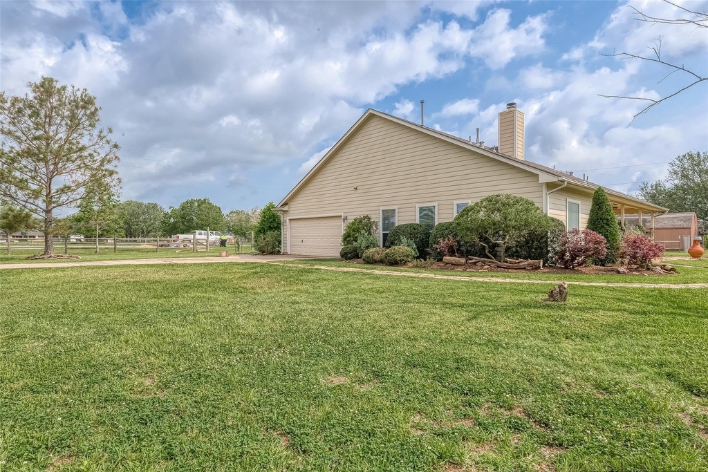 14403 Vlasta Street - Photo 47