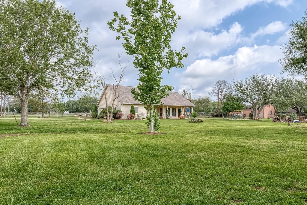 14403 Vlasta Street - Photo 46