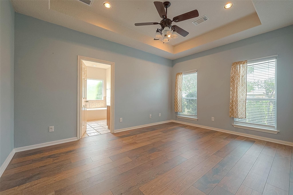 14403 Vlasta Street - Photo 32