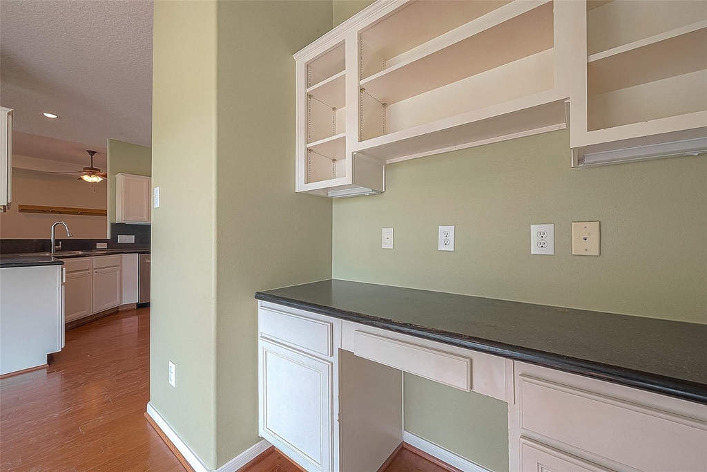14403 Vlasta Street - Photo 16