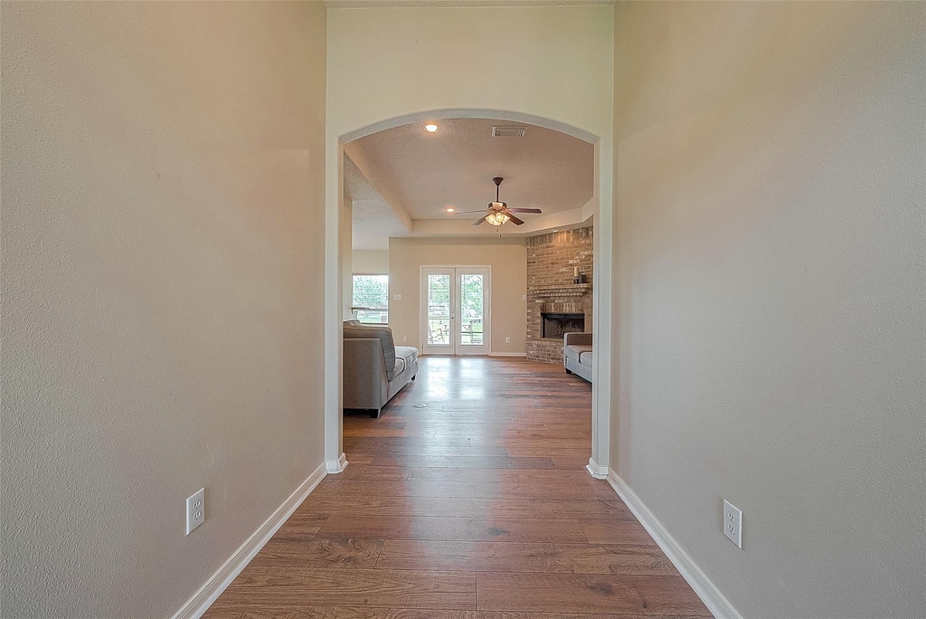 14403 Vlasta Street - Photo 4