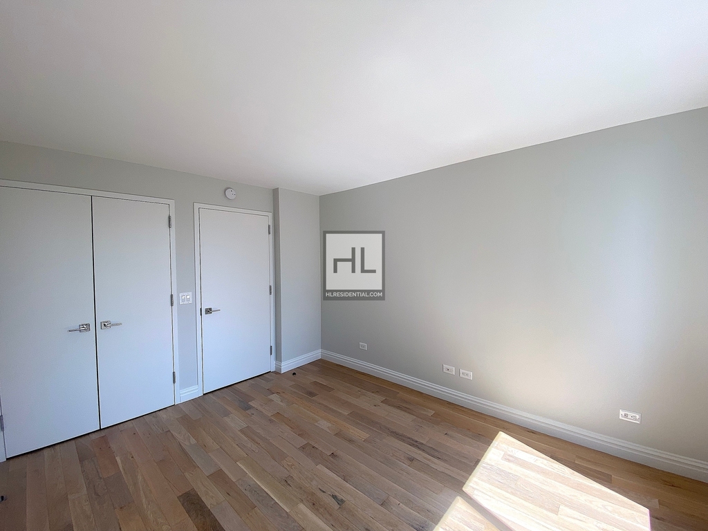 West 48th Street - Photo 4