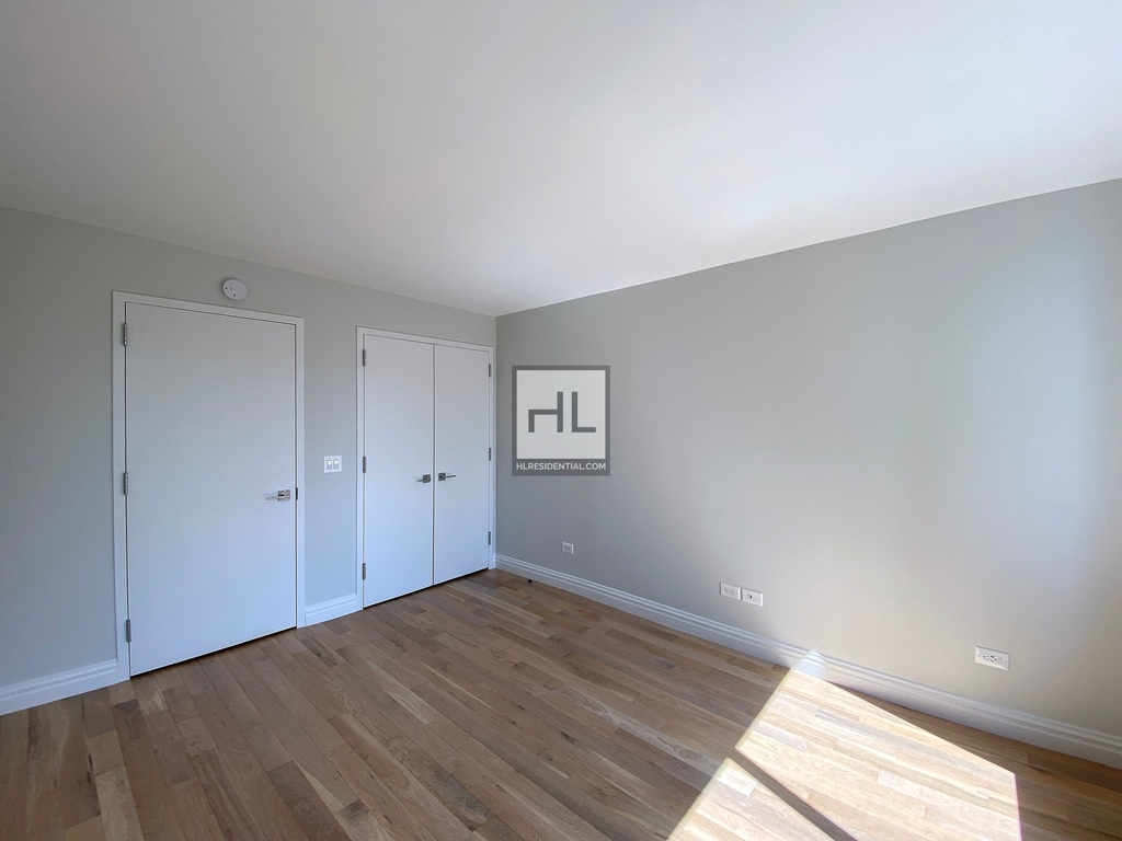 West 48th Street - Photo 6