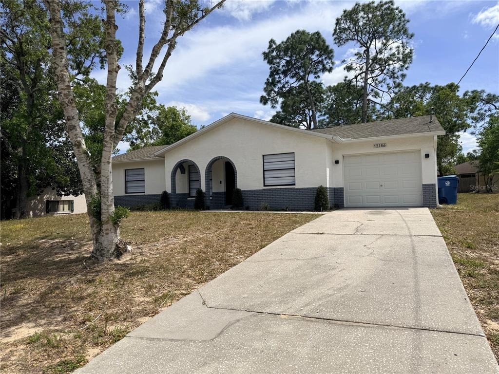13186 Thrush Street - Photo 0