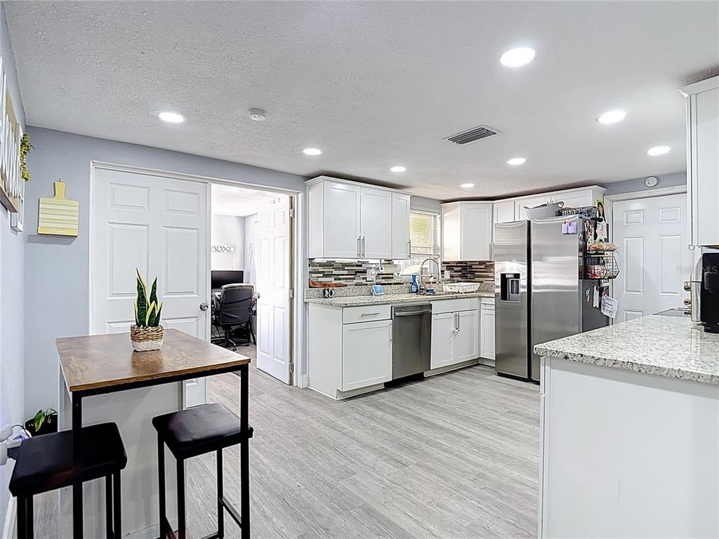 5913 Appletree Road - Photo 2