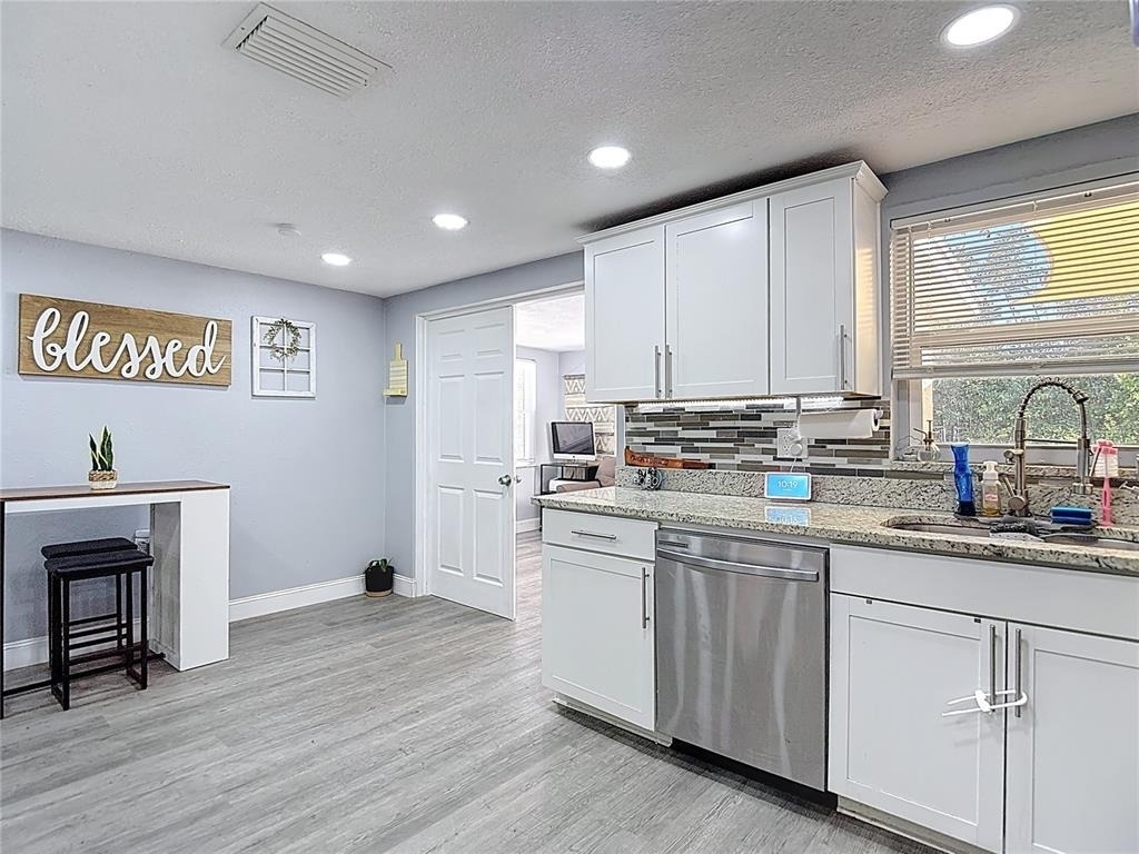 5913 Appletree Road - Photo 4