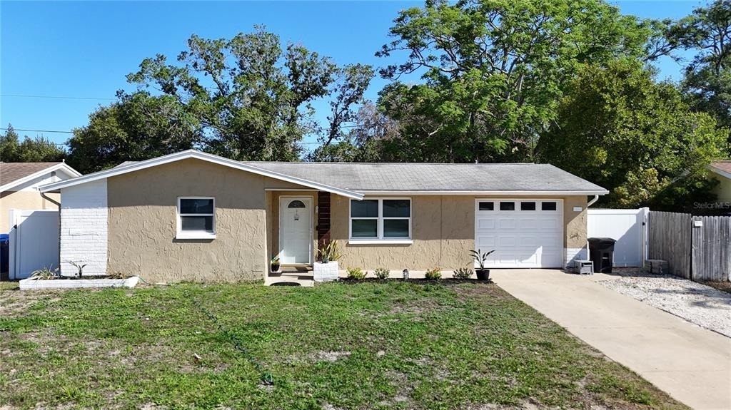 5913 Appletree Road - Photo 0