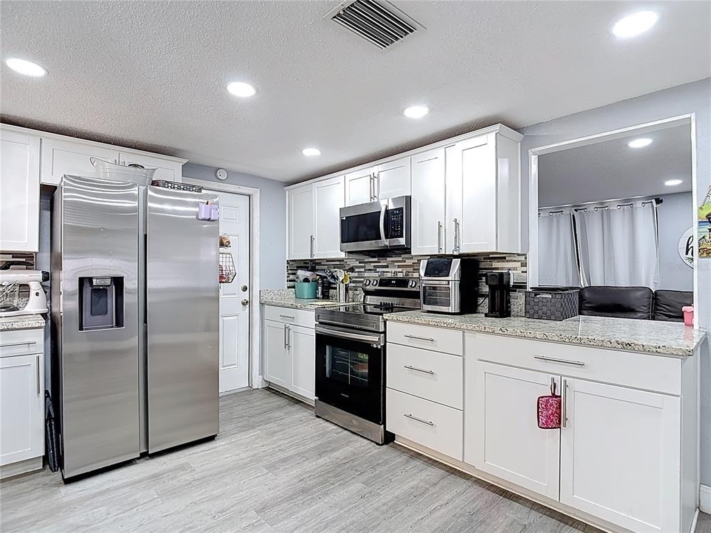 5913 Appletree Road - Photo 3
