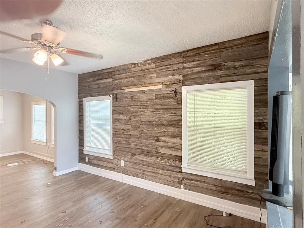 1933 47th Street S - Photo 4