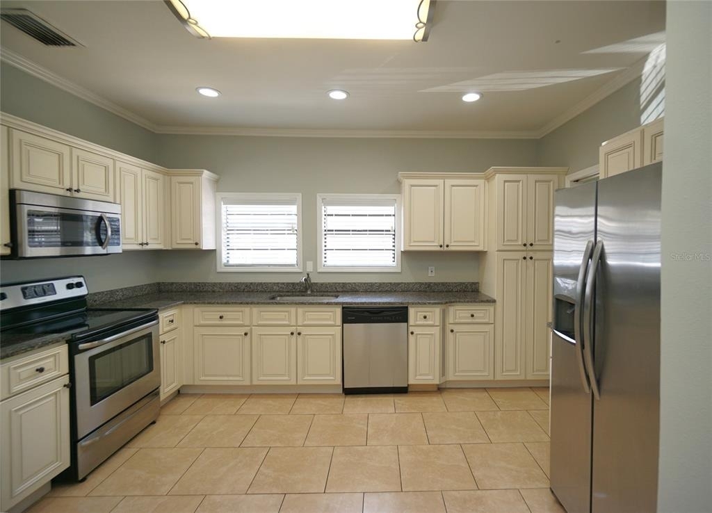 916 E 25th Avenue - Photo 10