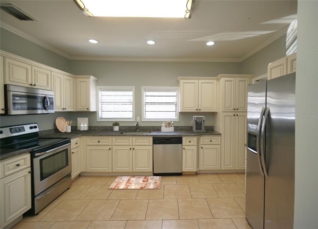 916 E 25th Avenue - Photo 2