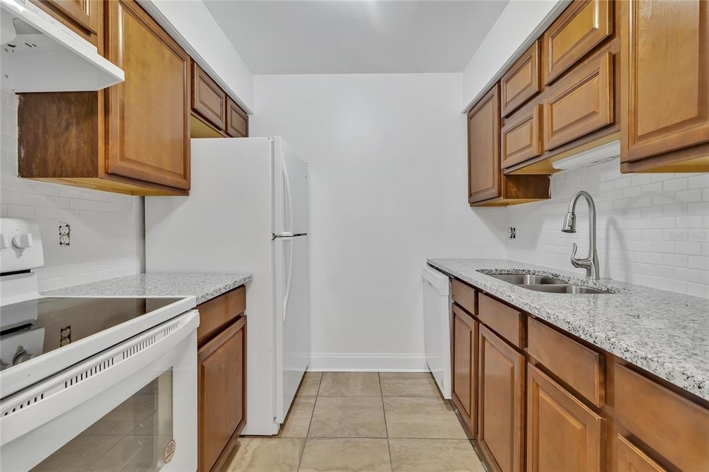 4838 S Semoran Boulevard - Photo 7