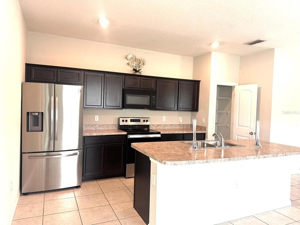 863 Hudson Valley Drive - Photo 11