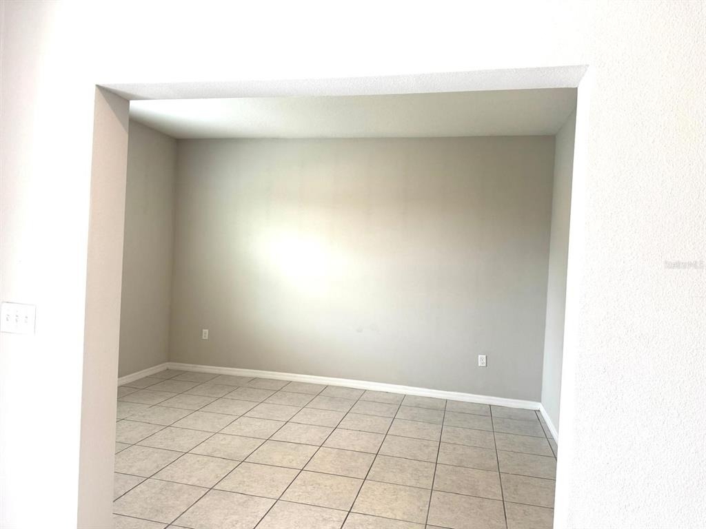 863 Hudson Valley Drive - Photo 4