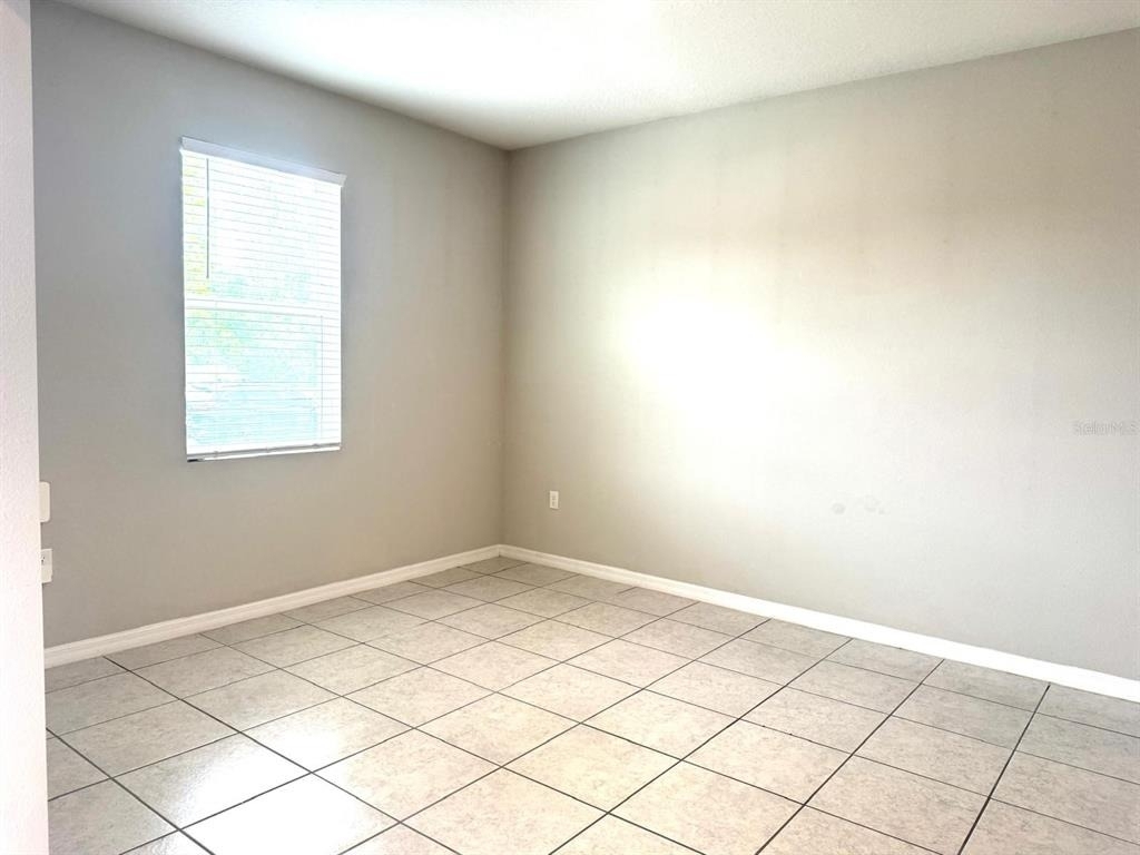863 Hudson Valley Drive - Photo 5