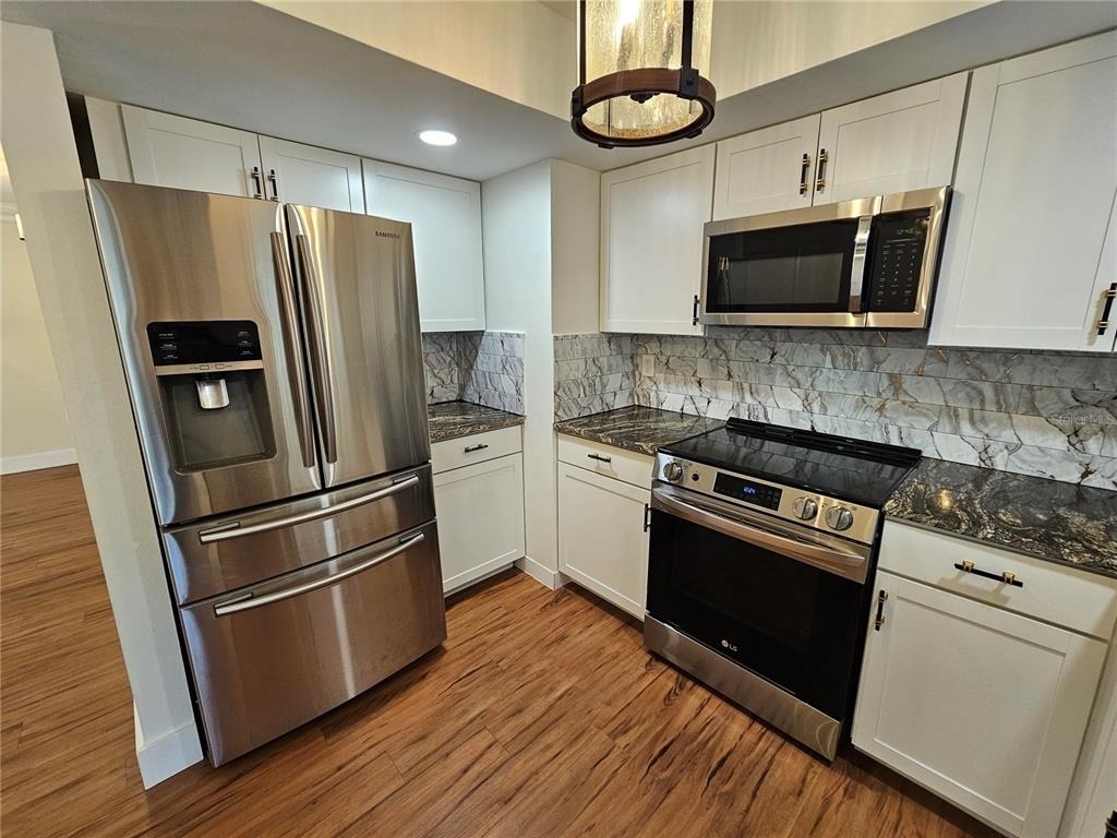 659 N Jefferson Avenue - Photo 2