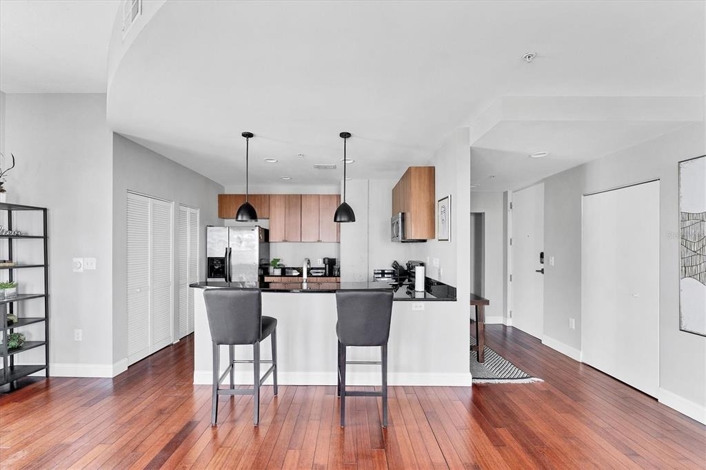 525 E Jackson Street - Photo 10