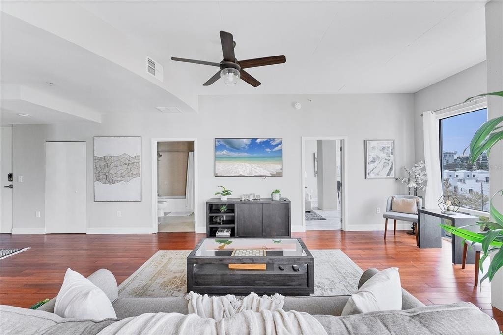 525 E Jackson Street - Photo 7
