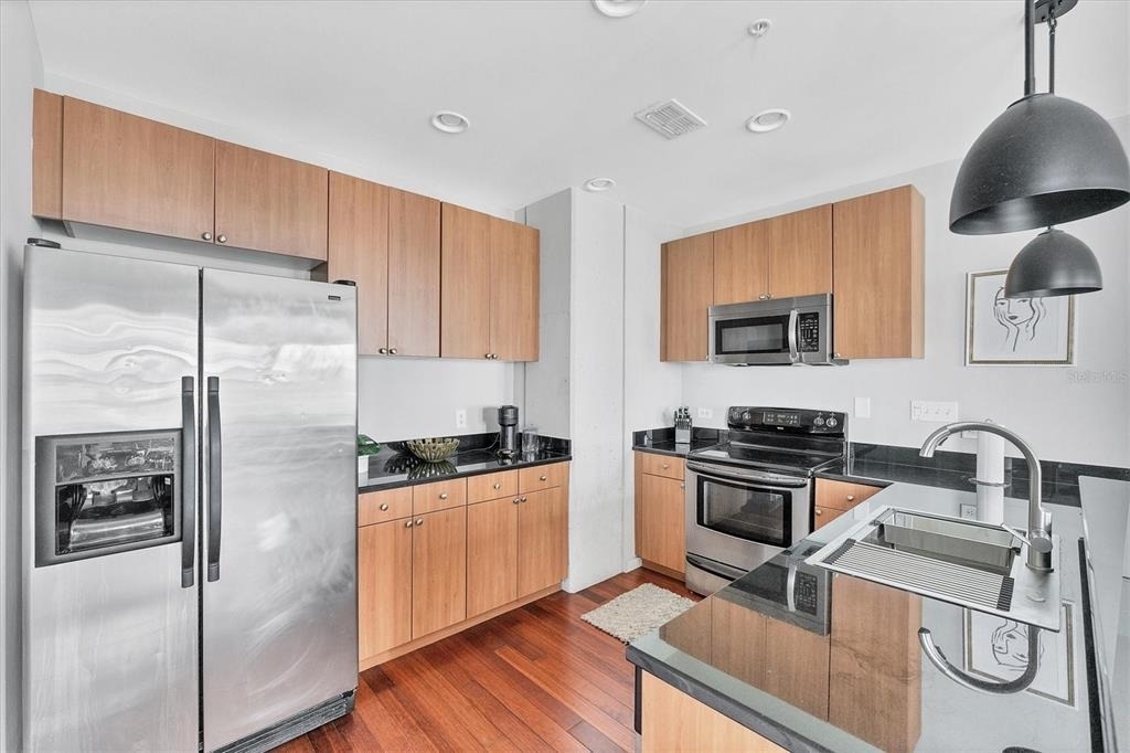 525 E Jackson Street - Photo 12