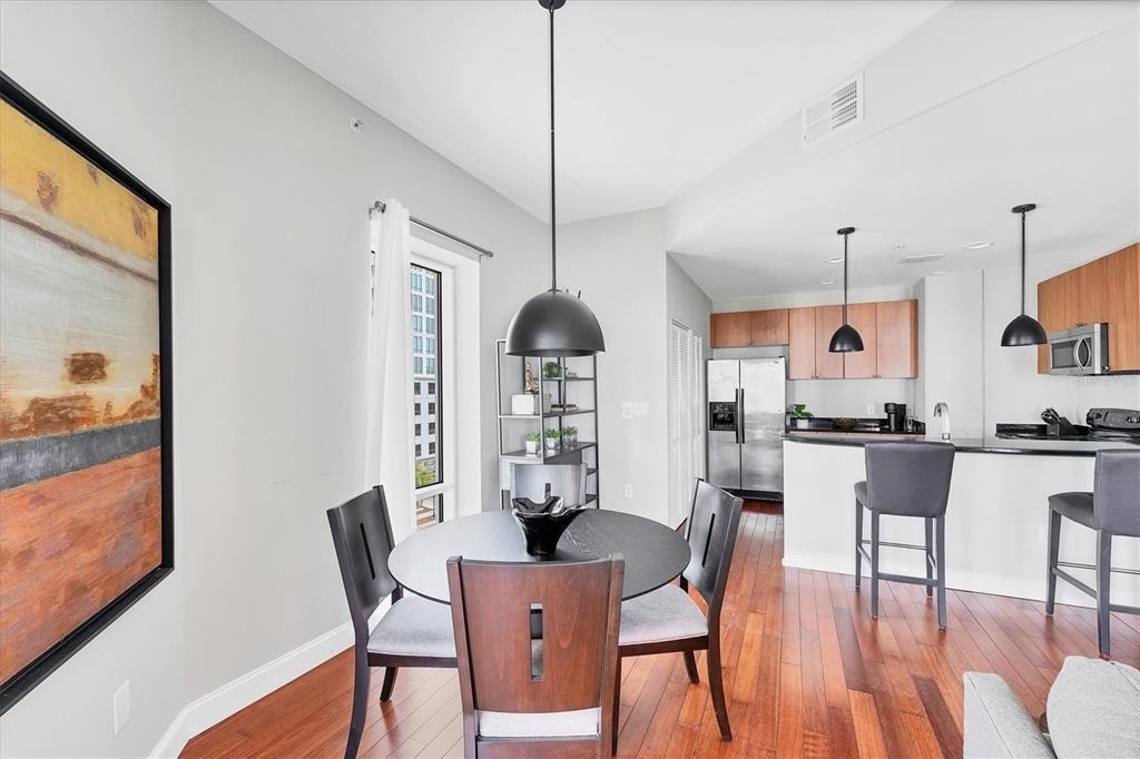 525 E Jackson Street - Photo 17