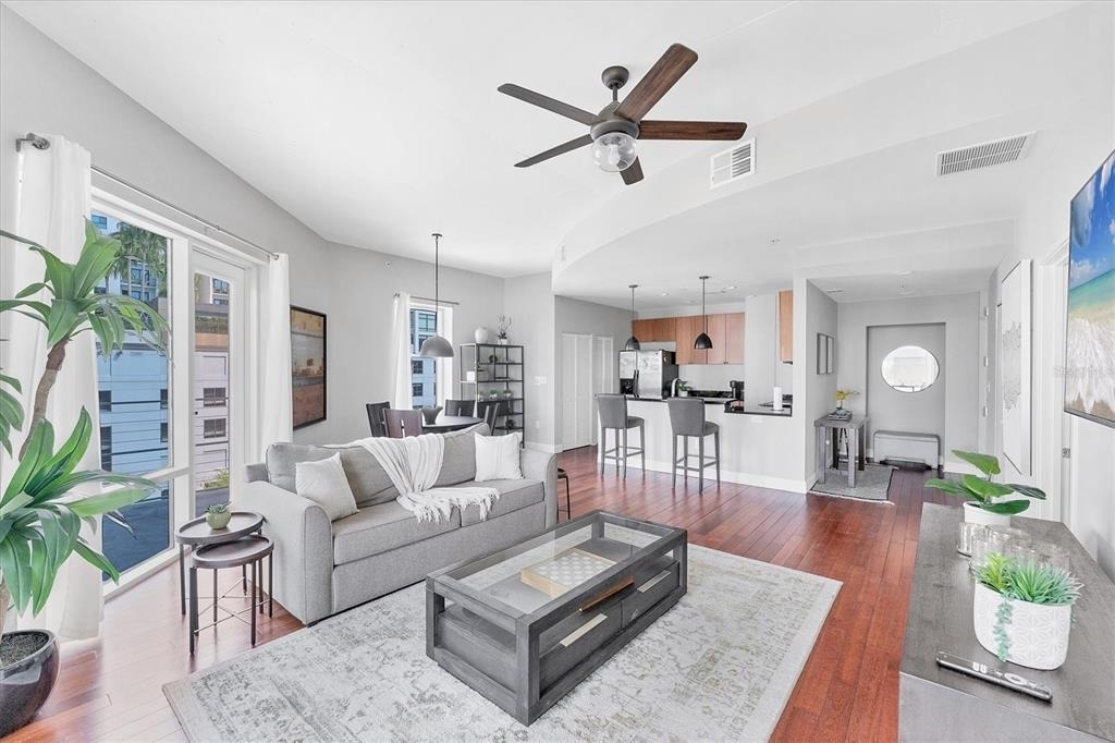 525 E Jackson Street - Photo 9