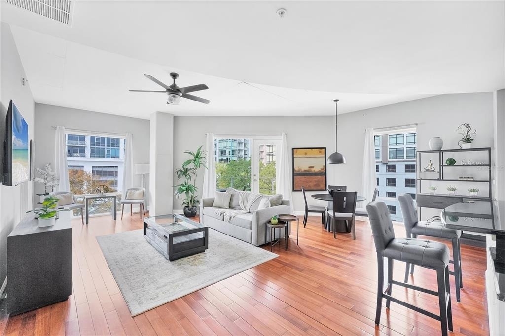 525 E Jackson Street - Photo 5