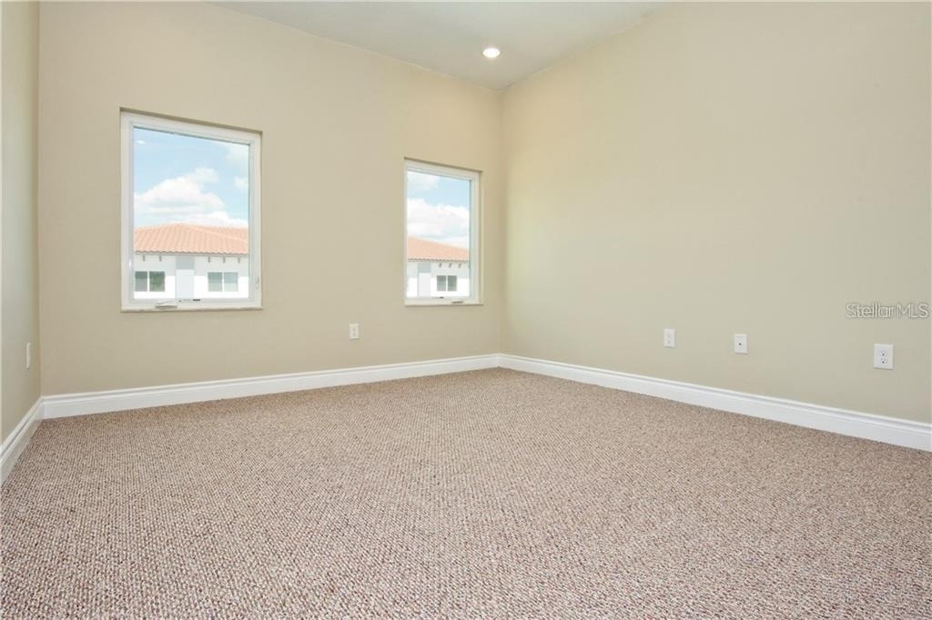1927 Greenbriar Terrace - Photo 17