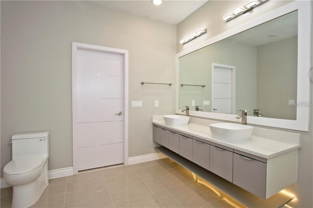 1927 Greenbriar Terrace - Photo 15