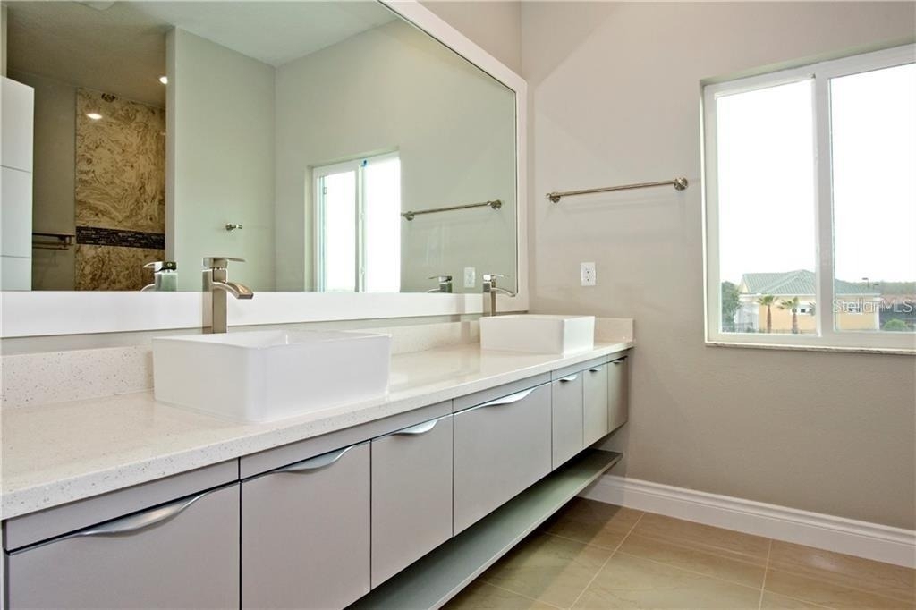 1927 Greenbriar Terrace - Photo 19