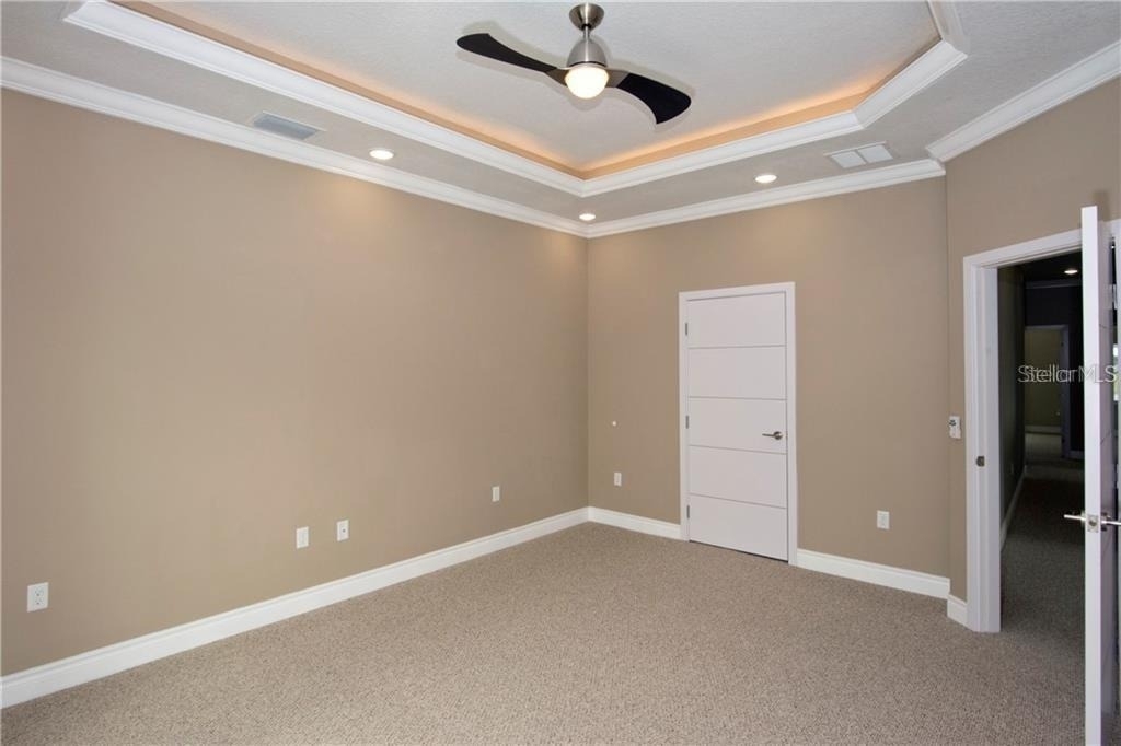 1927 Greenbriar Terrace - Photo 10
