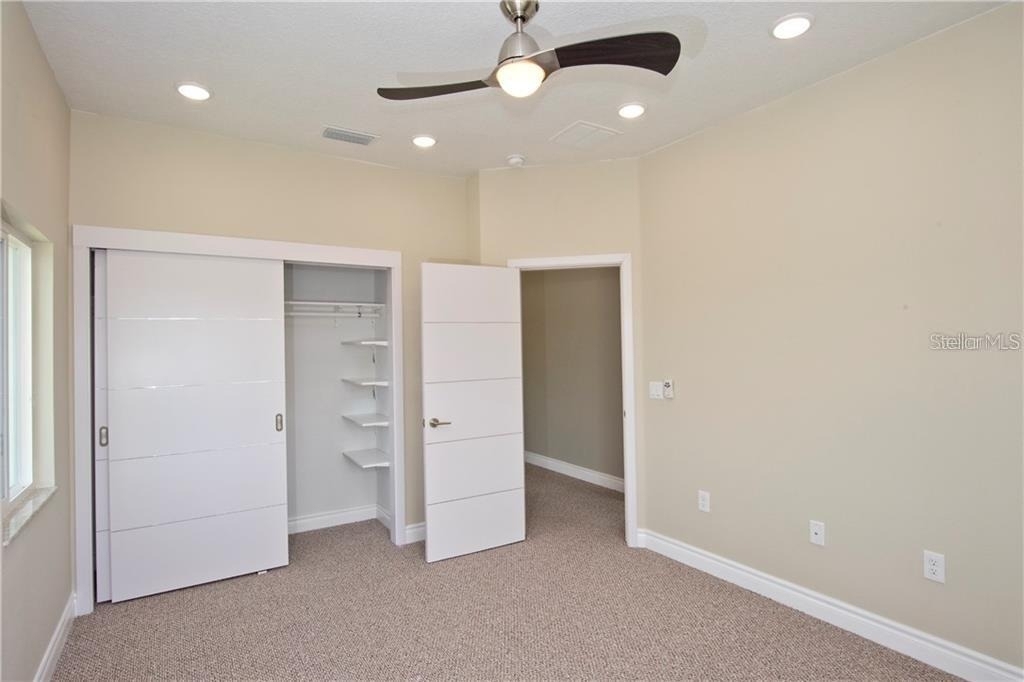 1927 Greenbriar Terrace - Photo 24
