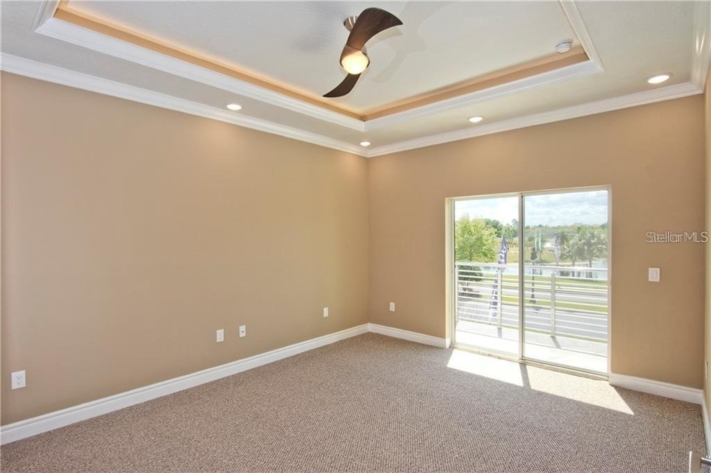 1927 Greenbriar Terrace - Photo 9