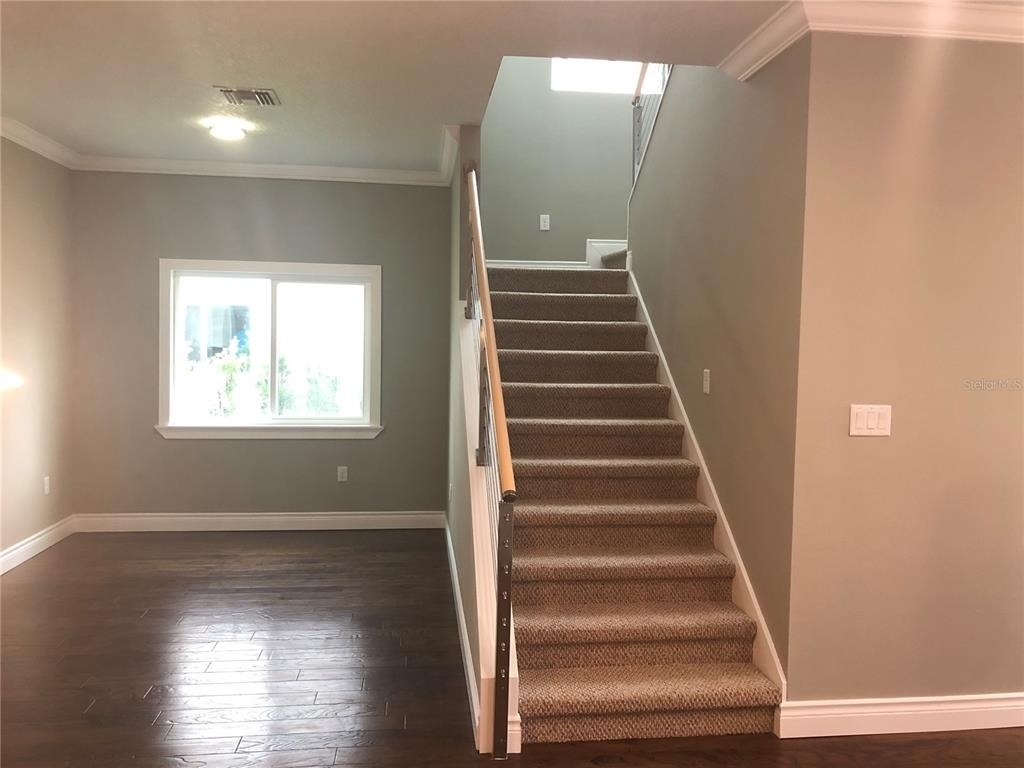1927 Greenbriar Terrace - Photo 8