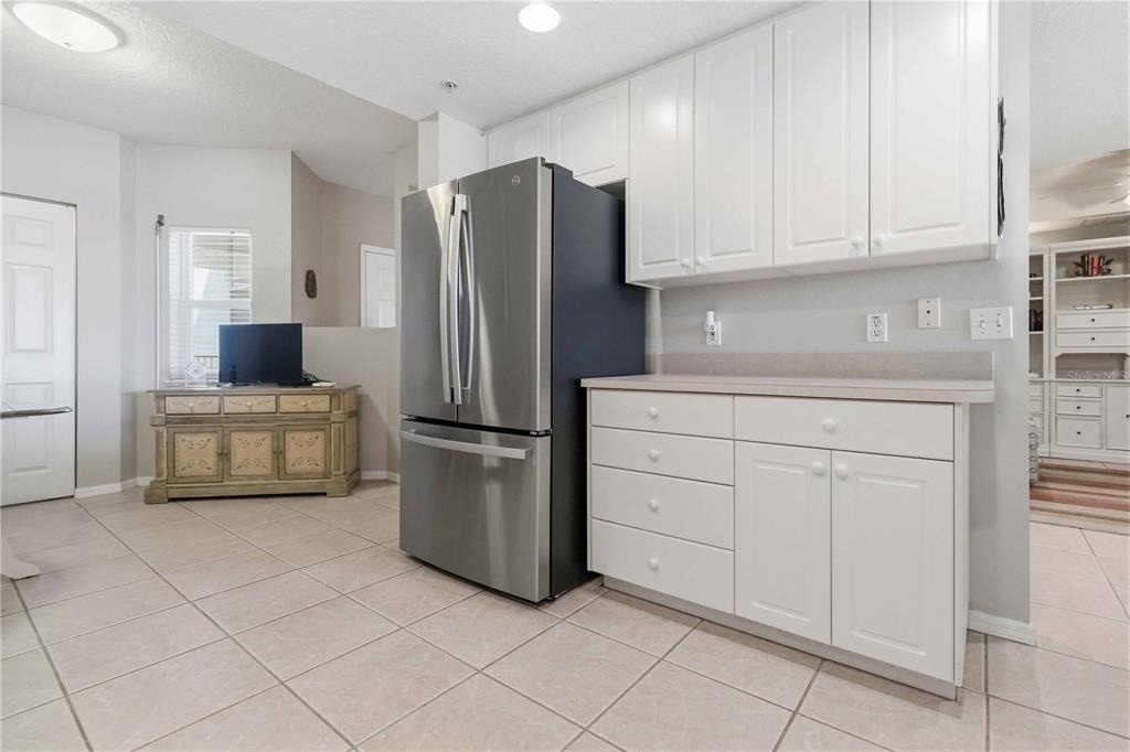 8921 Lake Drive - Photo 5
