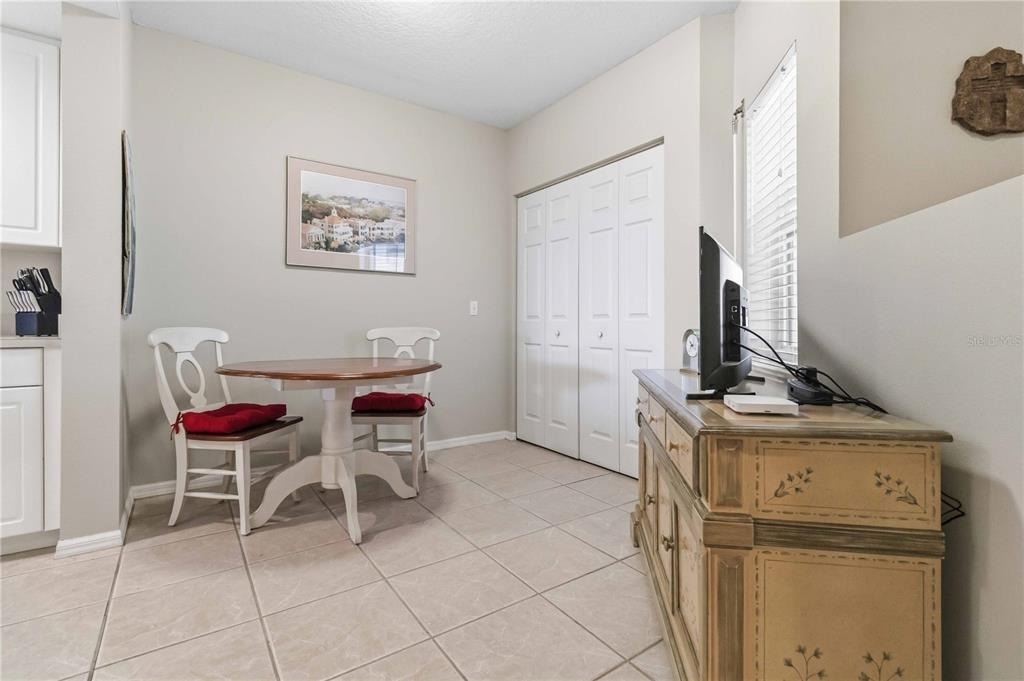8921 Lake Drive - Photo 7