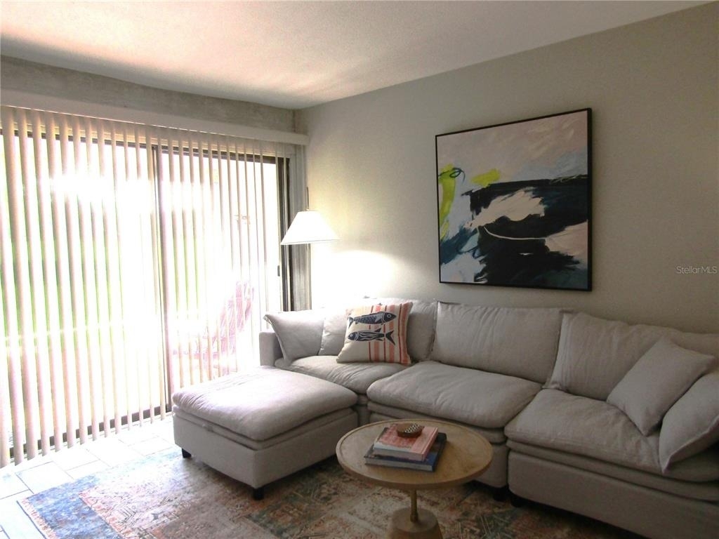3553 Longmeadow - Photo 3