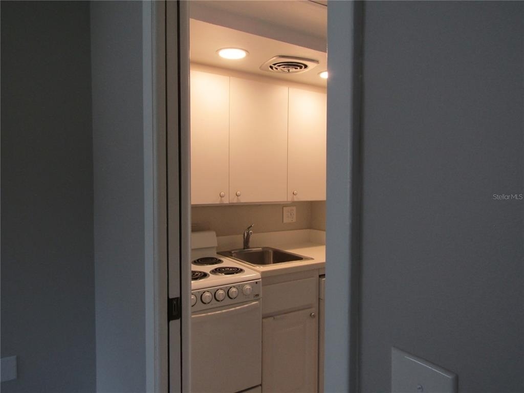3553 Longmeadow - Photo 11