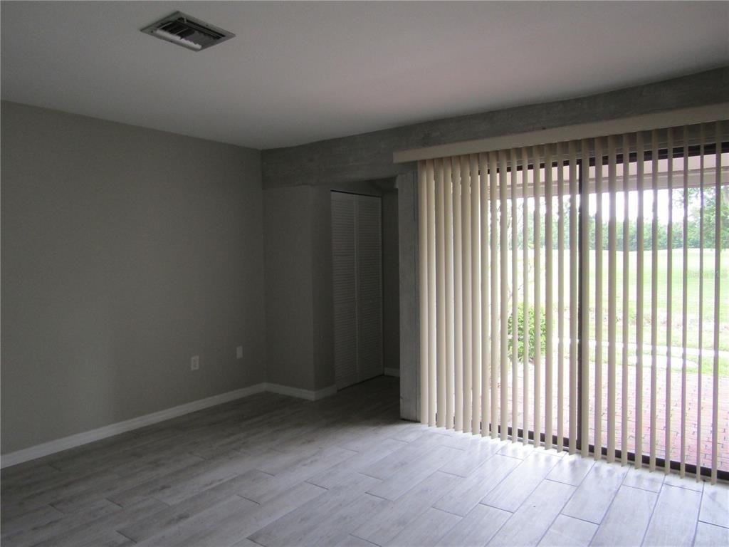 3553 Longmeadow - Photo 4