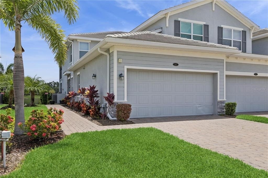 917 Tidewater Shores Loop - Photo 0