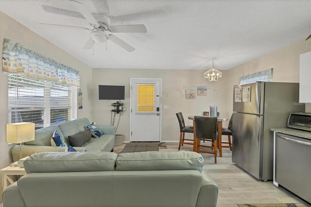301 Avenida Madera - Photo 3