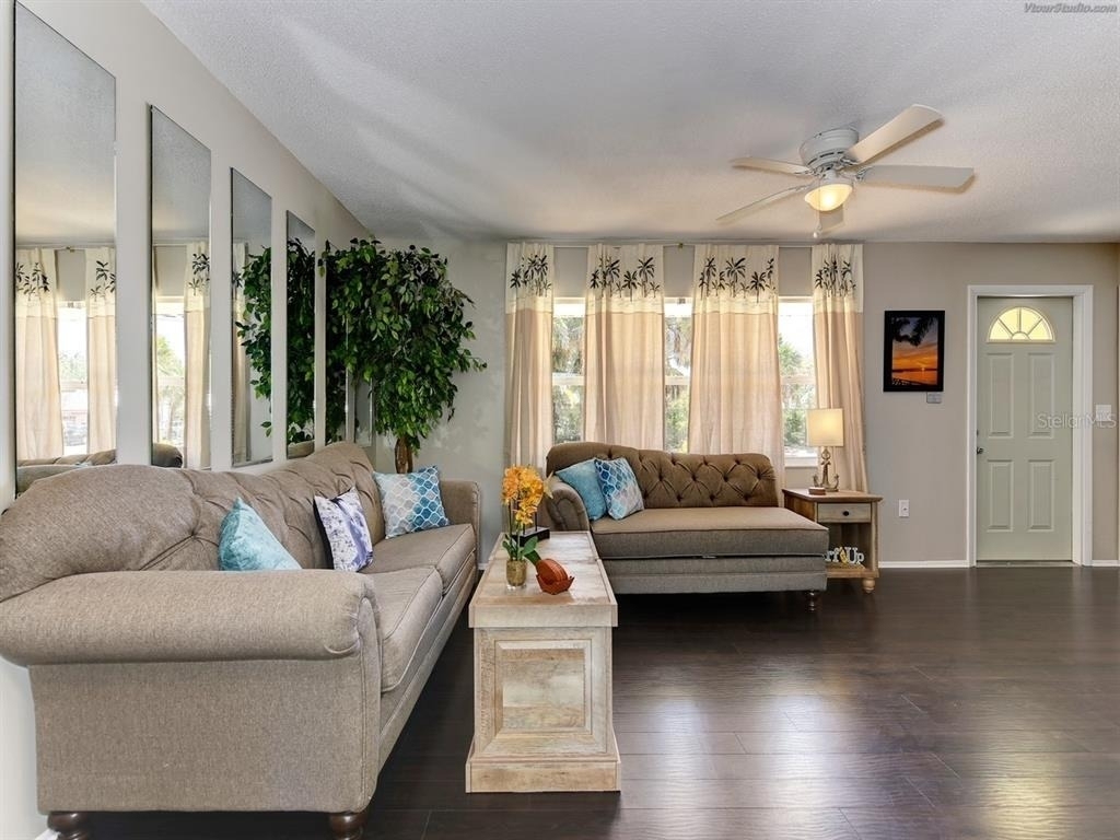 301 Avenida Madera - Photo 3